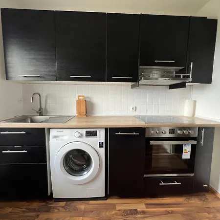 Schoene Mit 3 Zimmern 公寓 *